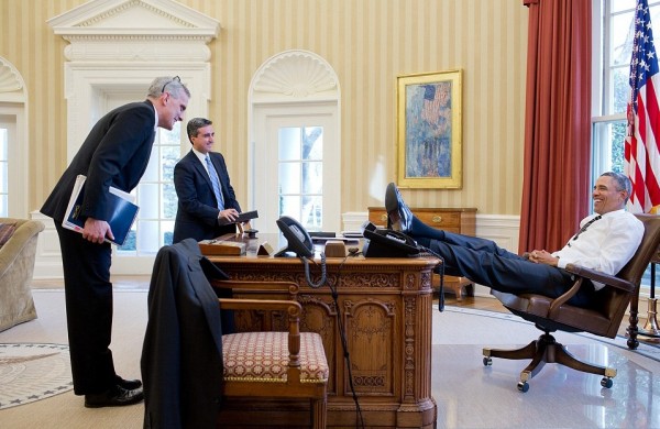 obama-foot-on-desk-3-e1378074114305