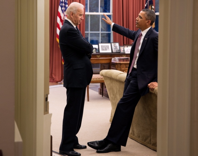 president-barack-obama-vice-president-joe-biden-oval-office