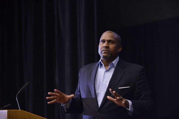 Talk show host and bestselling author Tavis Smiley speaking at the Bunker Hill Community College Compelling Conversations Speaker Series. (PRNewsFoto/Bunker Hill Community College)