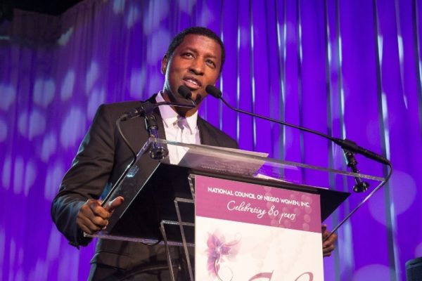 NCNW presented the 2015 Uncommon Height Gala Crystal Stair Award to Kenneth "Babyface" Edmonds for his outstanding achievements in the music industry and contributions as a  philanthropist. (PRNewsFoto/National Council of Negro Women)
