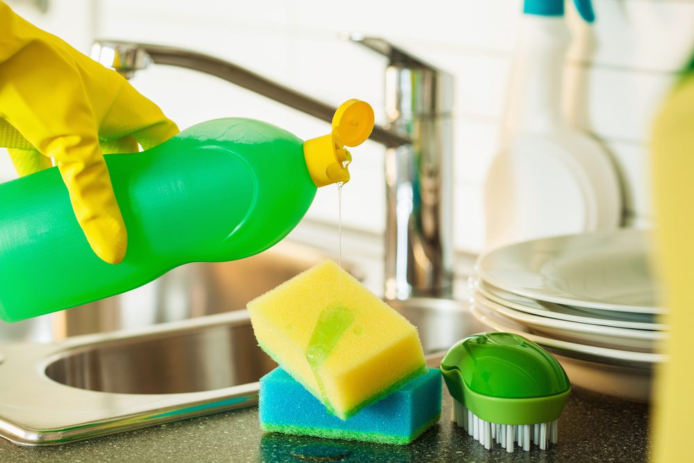 Pouring,Dishwashing,Liquid,On,Sponge,Kitchen,Wash,Cleaning