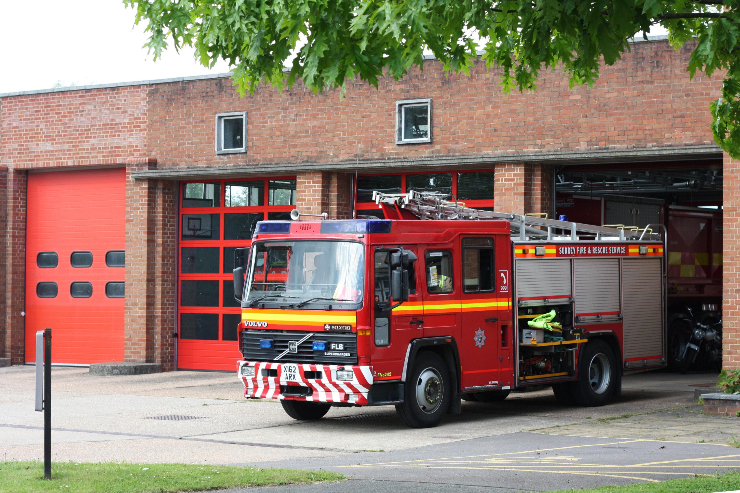 British,Fire,Engines.,Surrey,Fire,And,Rescue,Service,Chertsey,Fire