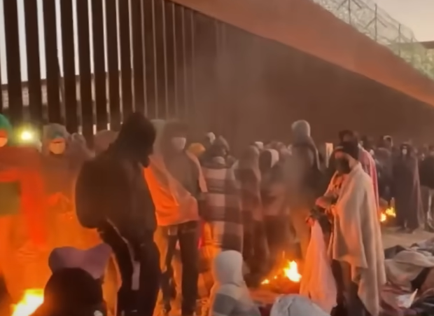 Migrants vs. Chicago Gangs: The Fight for Control Heats Up (video)