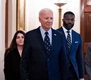 Biden Shifts Migrants to Texas, Arizona as Election Nears