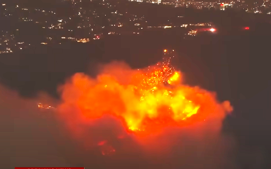 Sunset Fire Grows Fast, Hollywood Hills Residents on Alert (Video)