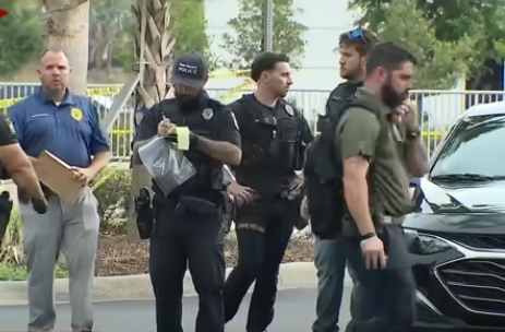 Florida Walgreens Shooting: 2 Employees Shot, Gunman Dead (video)