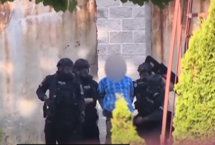 Burglary Suspects Arrested After Milwaukee Standoff (video)